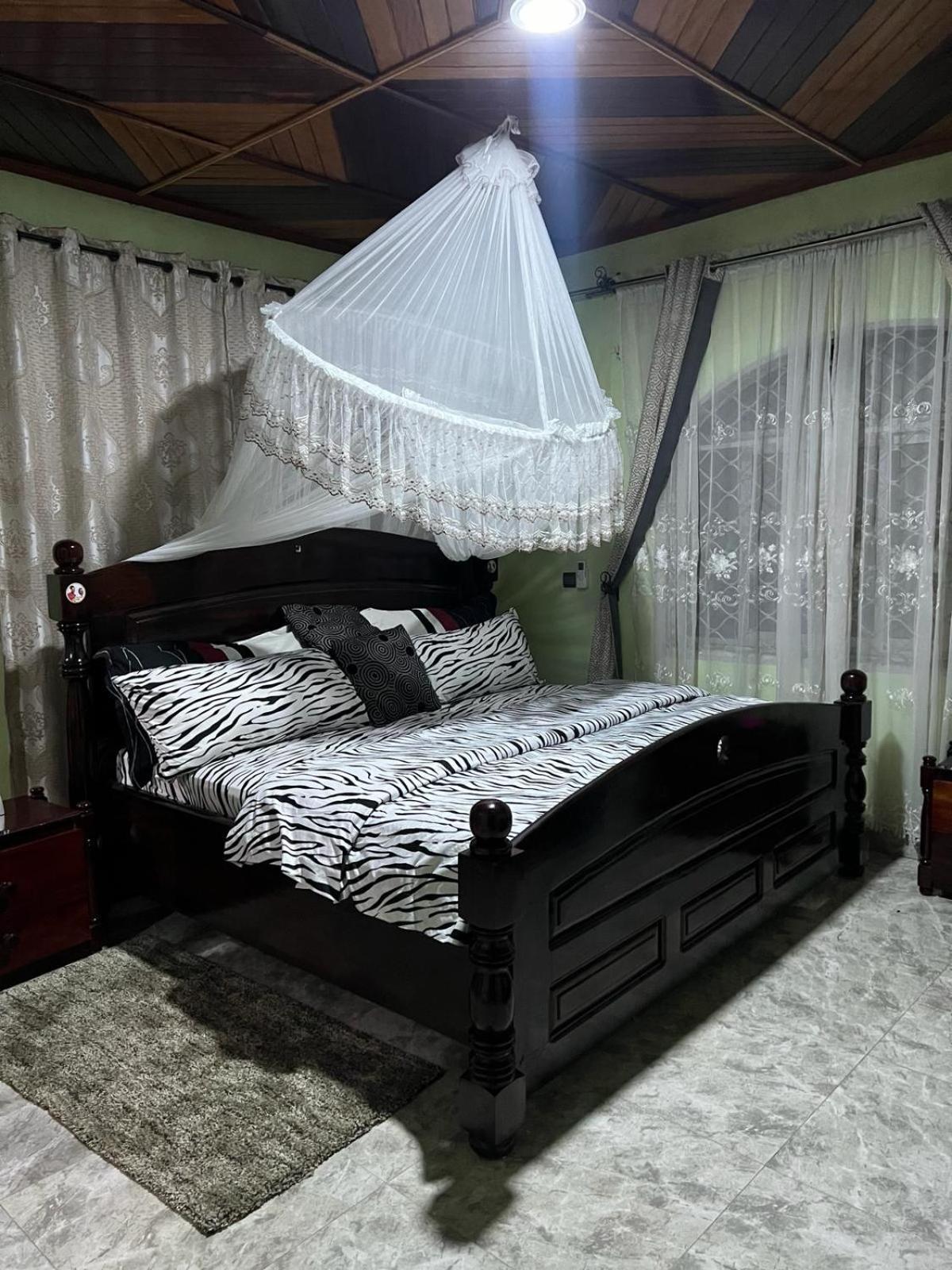 Apex Guest Facility Lejlighed Buea Eksteriør billede
